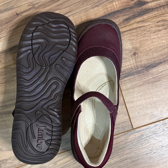 Jambu Women's Maroon Flats - Picture 2 of 4